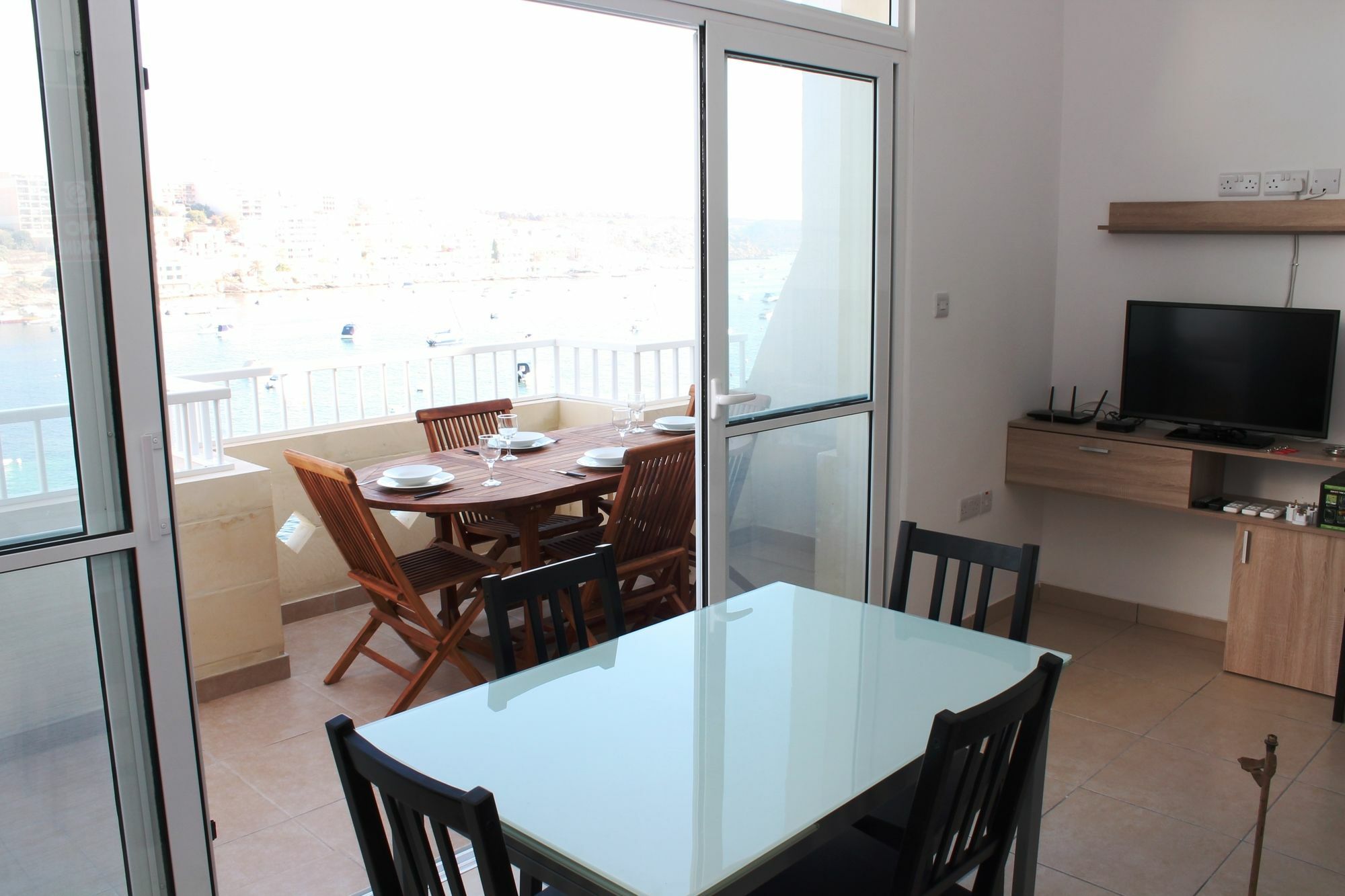 Blue Harbour Seafront 3 Bedroom Apartment, With Spectacular Sea Views From Terrace - By Getawaysmalta 세인트폴스베이 외부 사진